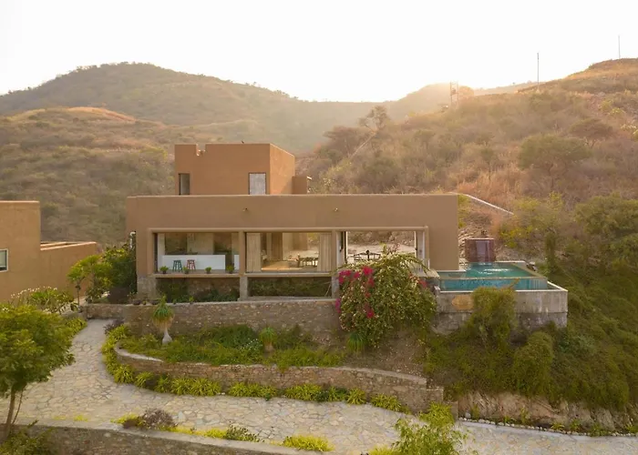 Stayvista'S Sage Scenery - Mountain-View Villa With Infinity Pool & Terrace Udaipur