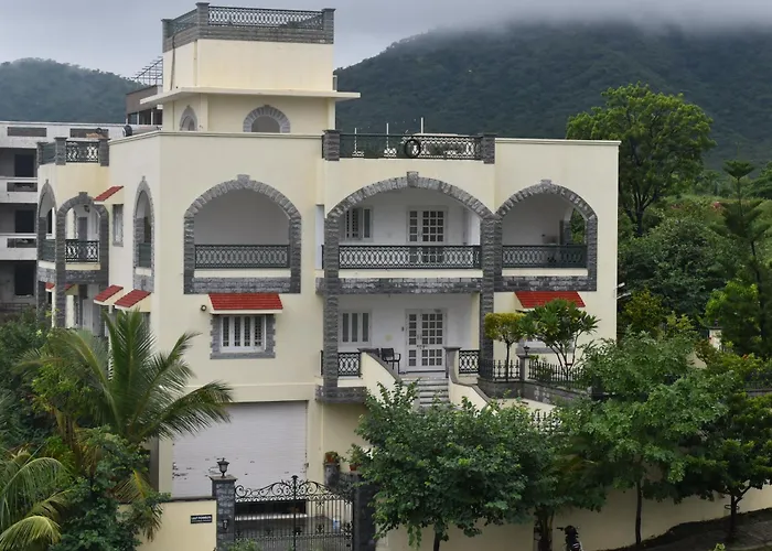 Casa Romana-Spacious Villa With Scenic Views Udaipur
